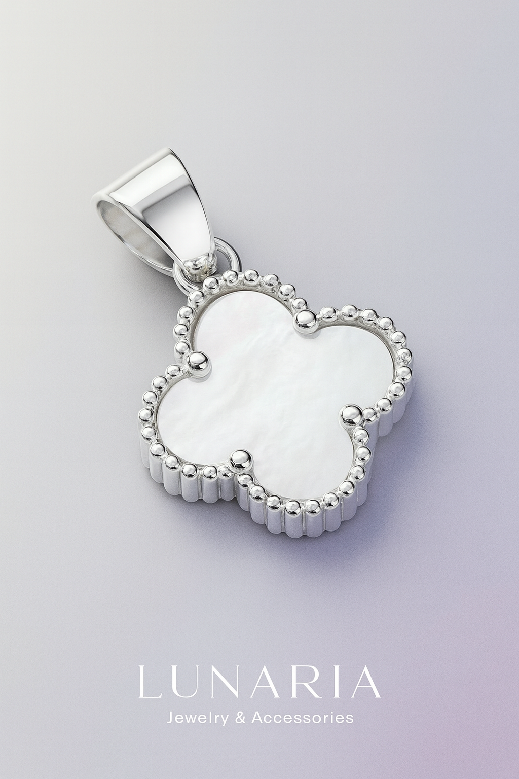 Dije de Trebol Blanco