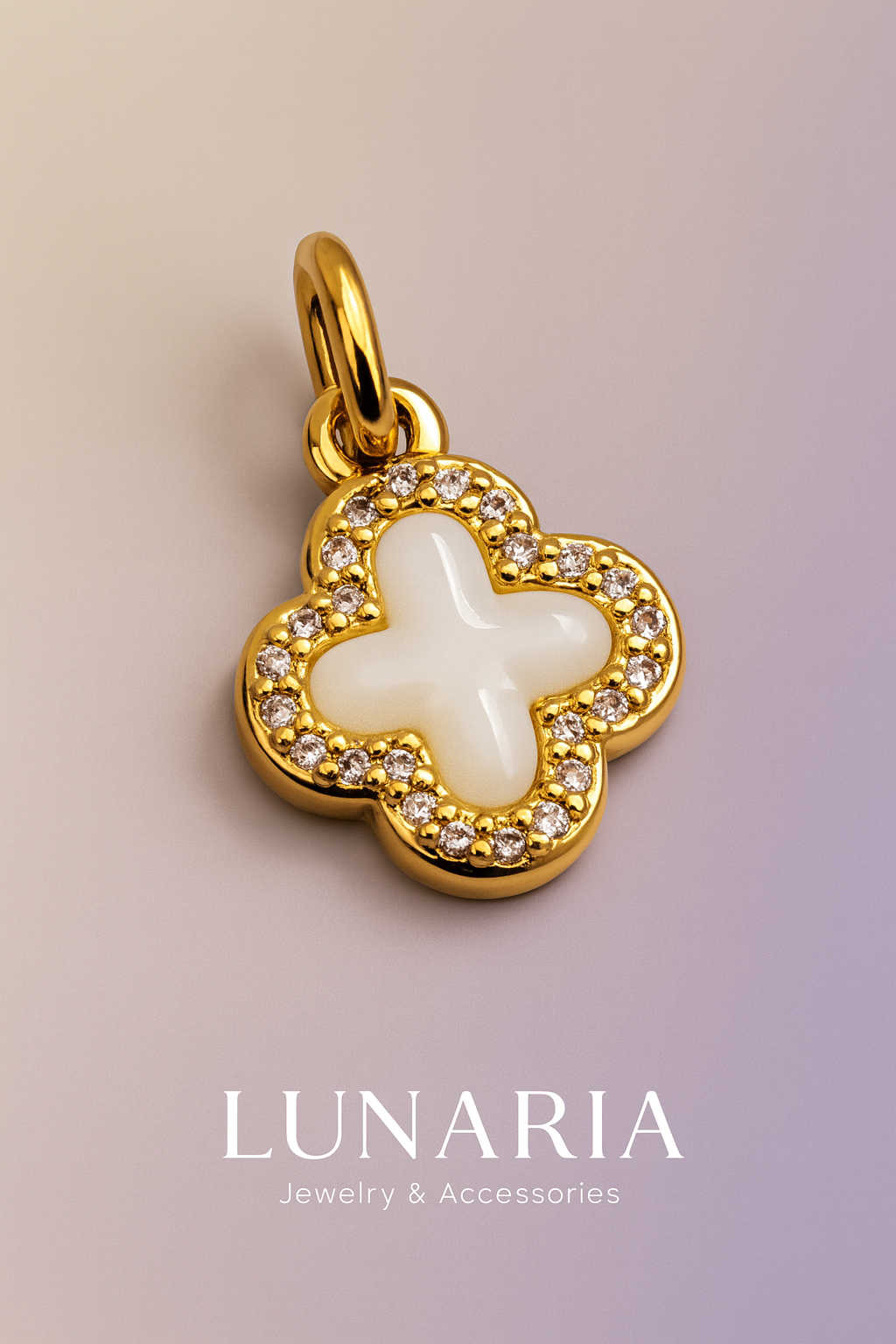 Dije de trebol blanco