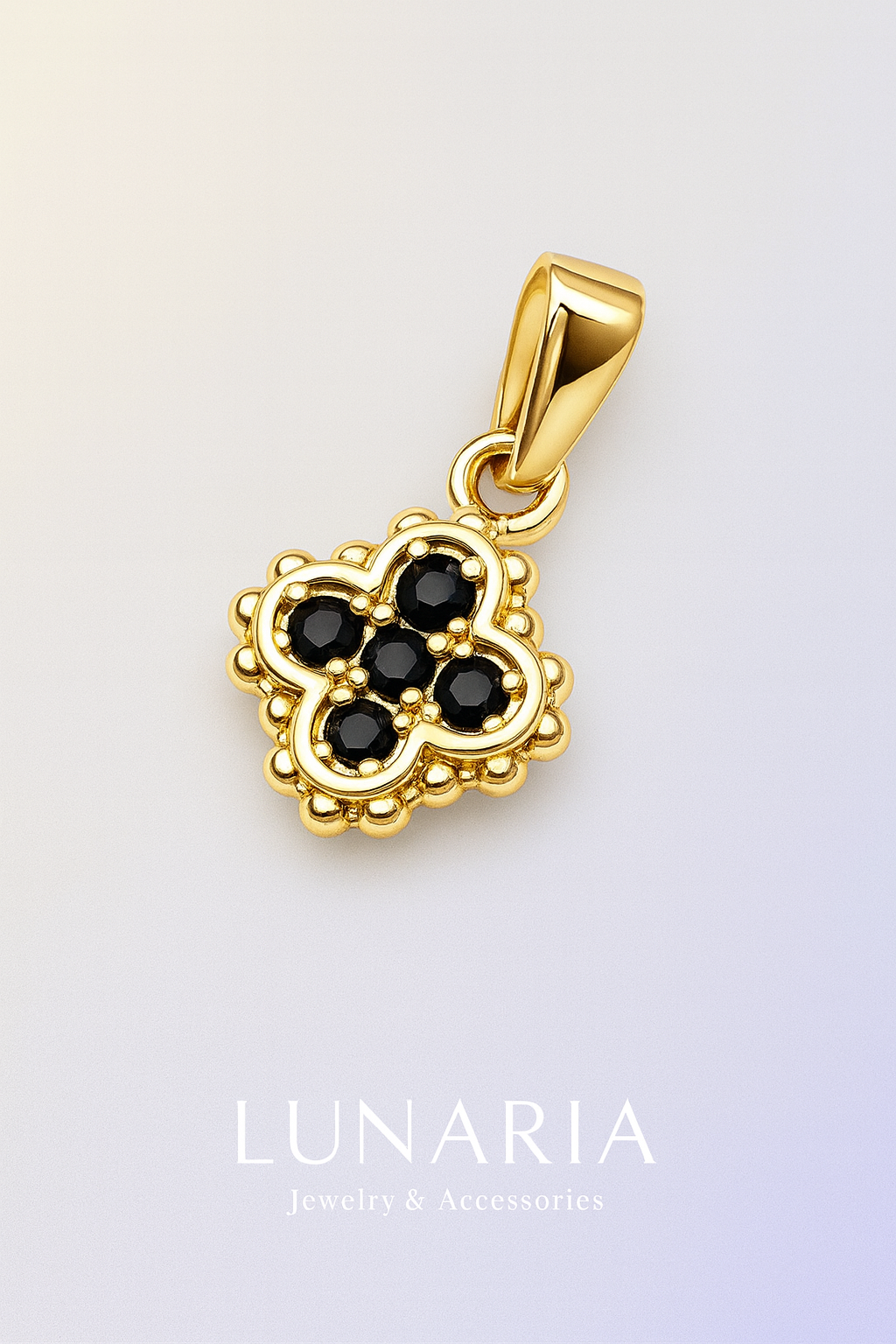 Dije de Trebol Negro